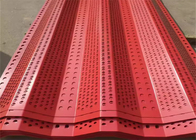 Panel pagar penghalang angin berlubang merah untuk luar ruangan Fiber poliester pengisian bubuk elektrostatik