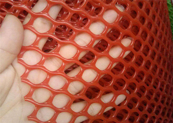 300g / M2 Jaring Plastik Jaring Lubang Heksagonal Pembibitan Unggas Merah Polos